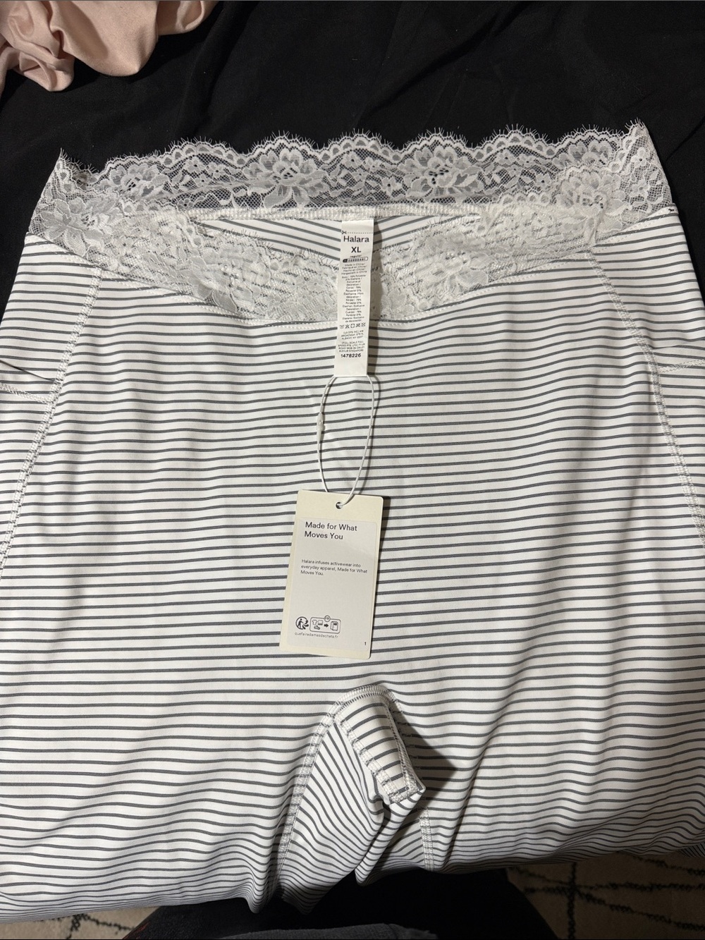 HALARA White & Black Striped Lace-Waist Leggings